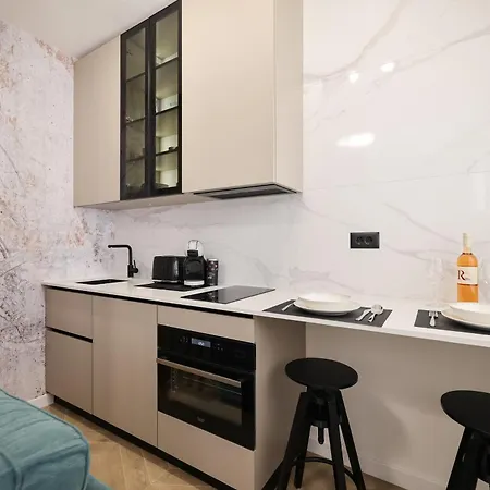 Platea Magna Lux Apartment
