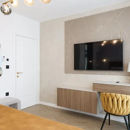 Platea Magna Lux Apartment *